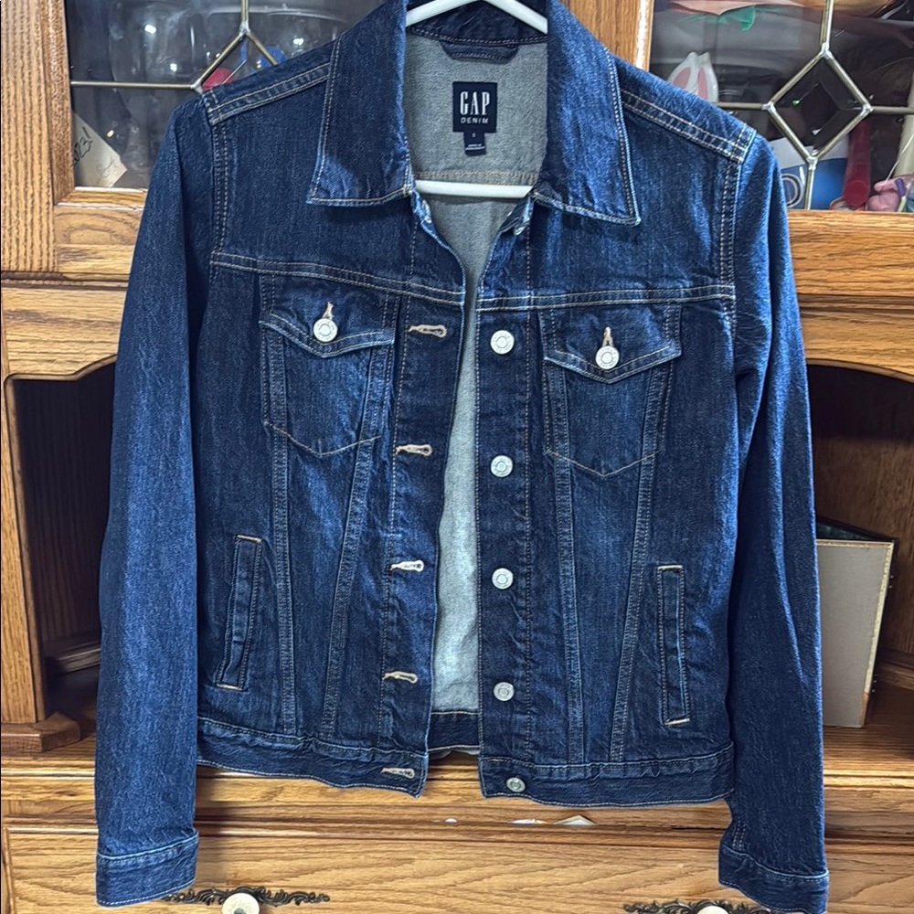 GAP Indigo Blue Denim Jacket kids size small NWOT.